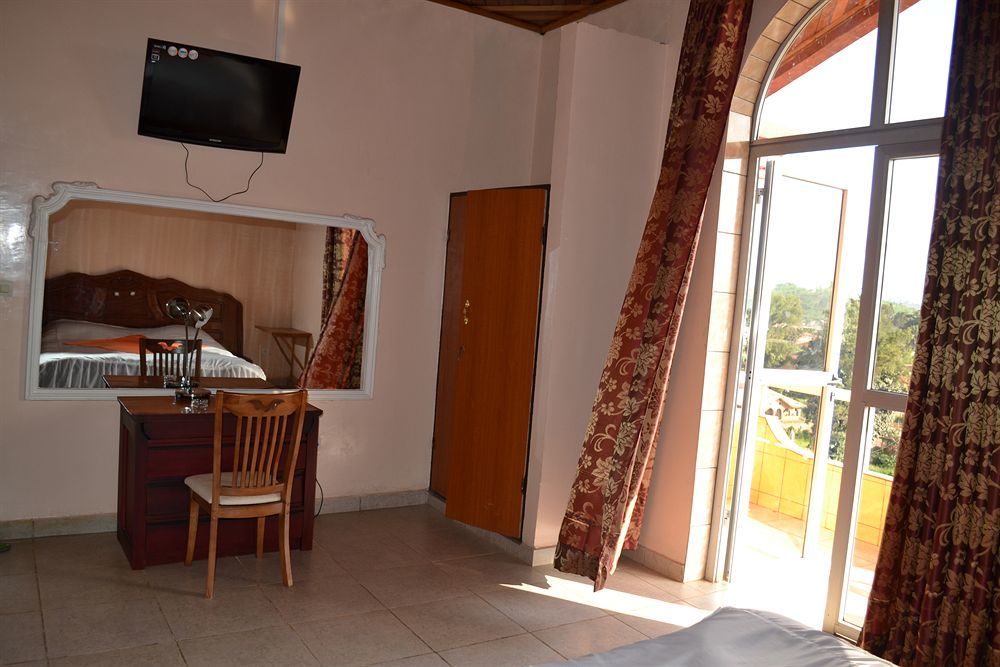 Hotel De Malte Dschang Экстерьер фото