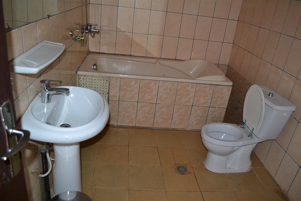 Hotel De Malte Dschang Экстерьер фото